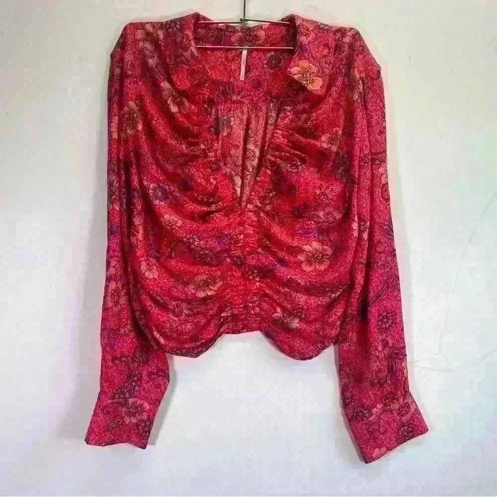 Women’s Free People I Got You Red Printed Top. Size M